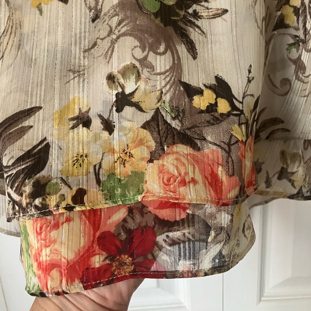 Floral V-Neck Layered Blouse - Picture 4 of 8